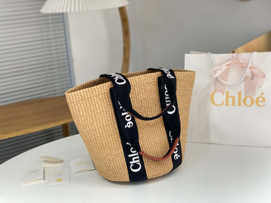 Chloรฉ Women's Brown Raffia Woody Large Tote