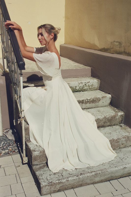 French Gentle Style White Butterfly Sleeve V-Neck Backless Waist-Cinched Flowy Maxi Dress