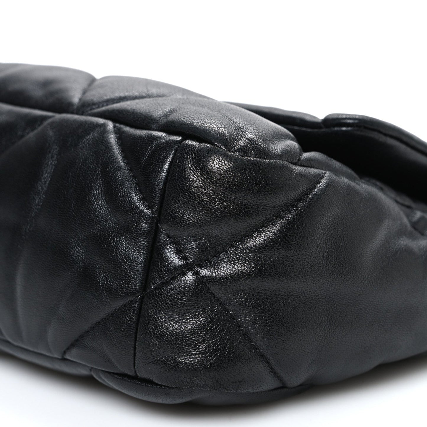 Lambskin Quilted Medium Chanel 19 Flap Black