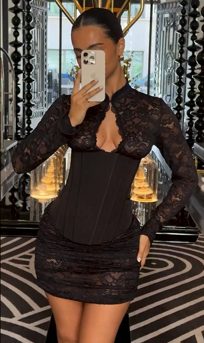 Sexy Long Sleeve Hollow out Stitching Lace Mini Skirt