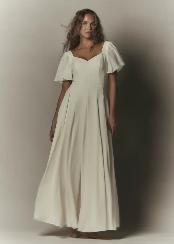 French Gentle Style White Butterfly Sleeve V-Neck Backless Waist-Cinched Flowy Maxi Dress