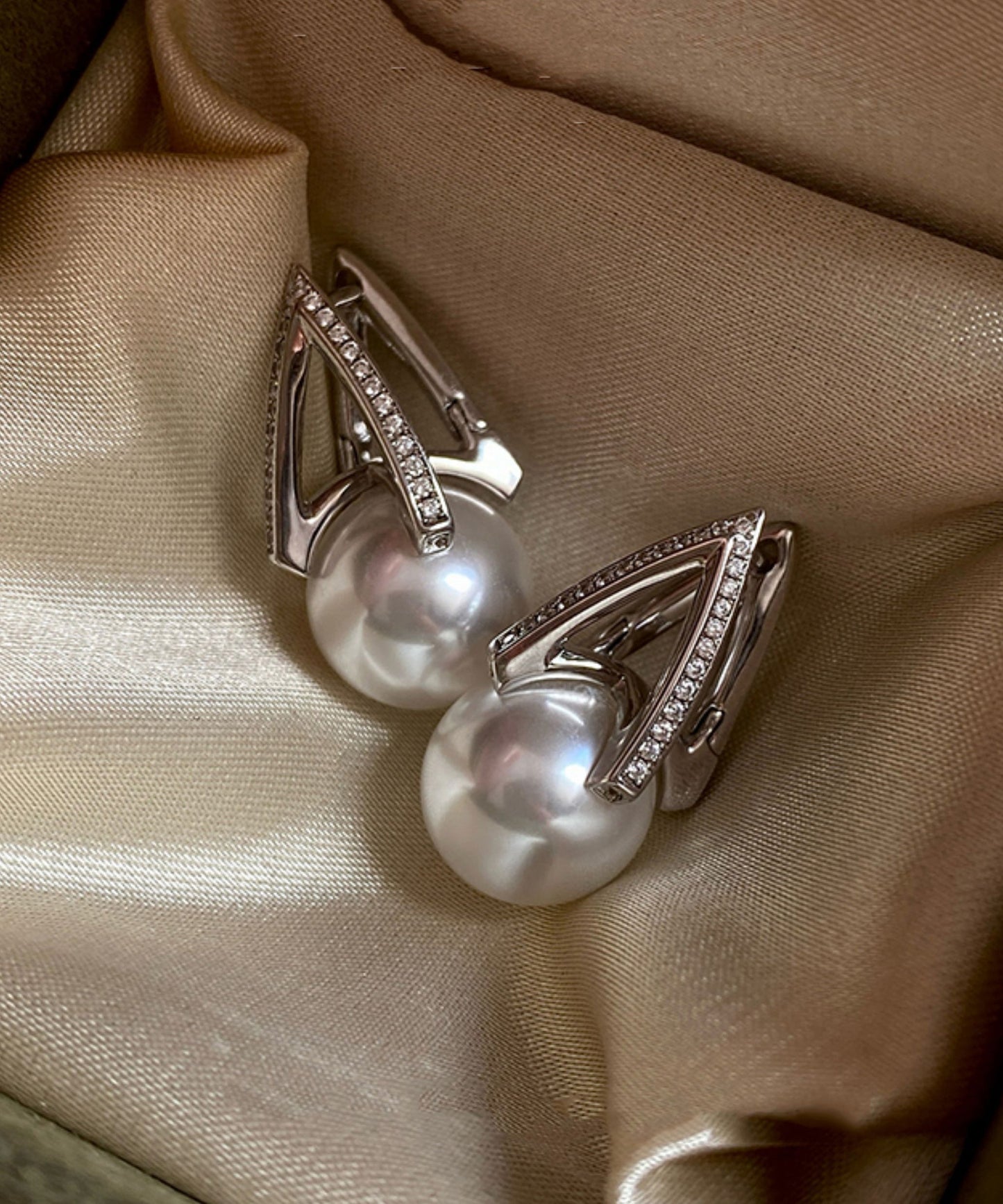 Chic Pearl Zircon Luxury Silver Stud Earrings