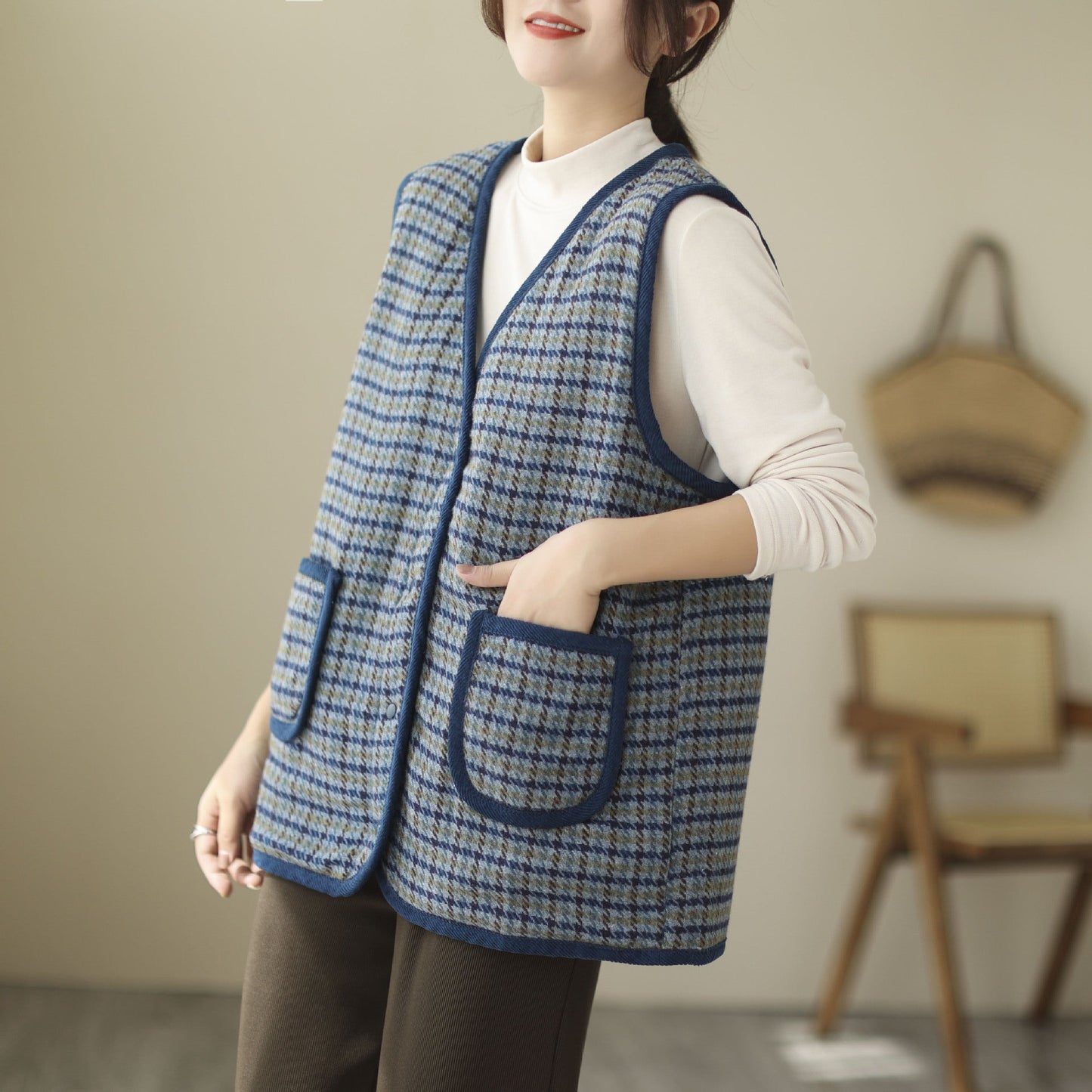 Literary Retro V-Neck Plaid Vest
