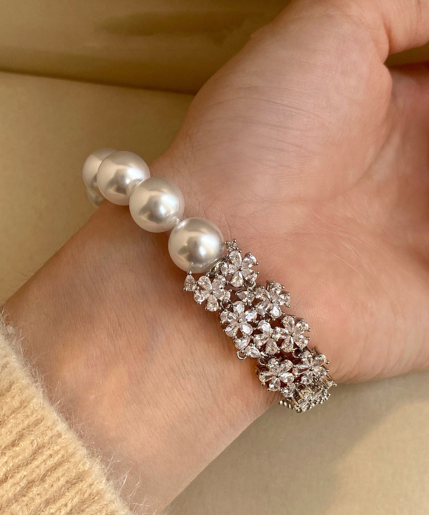 Classic Silver Blossoms Zircon Pearl Bracelet
