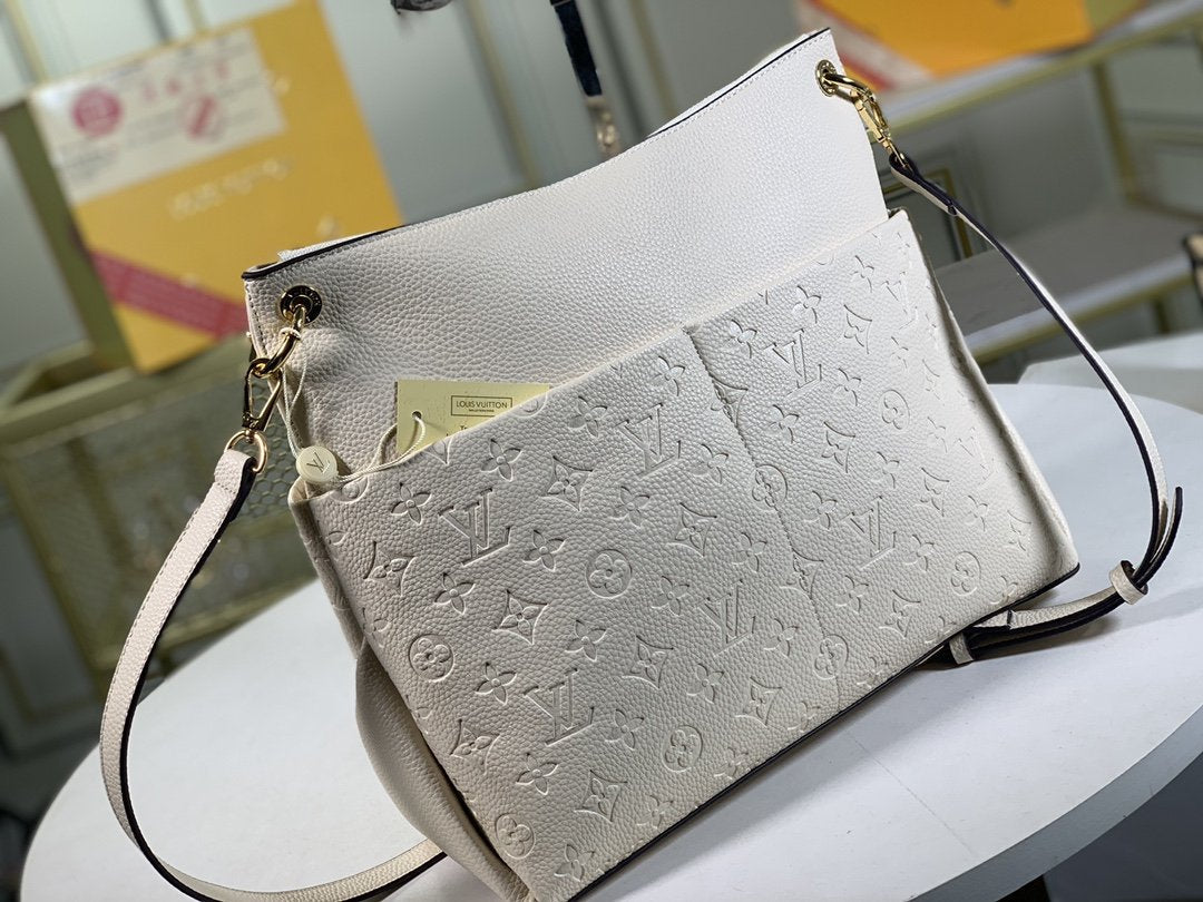 Louis Vuitton Maida Hobo