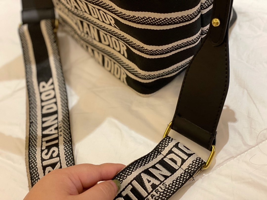 DIOR HAT BASKET BAG