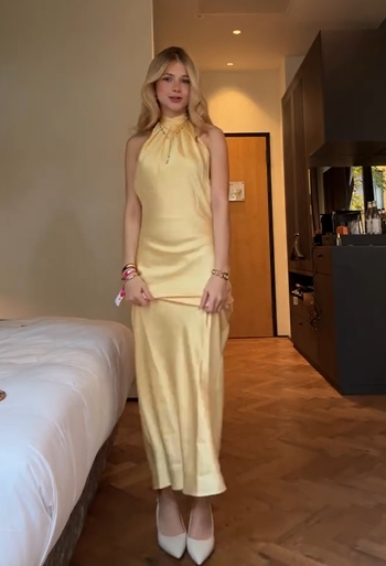 Sleeveless Halter Solid Color Chiffon Dress