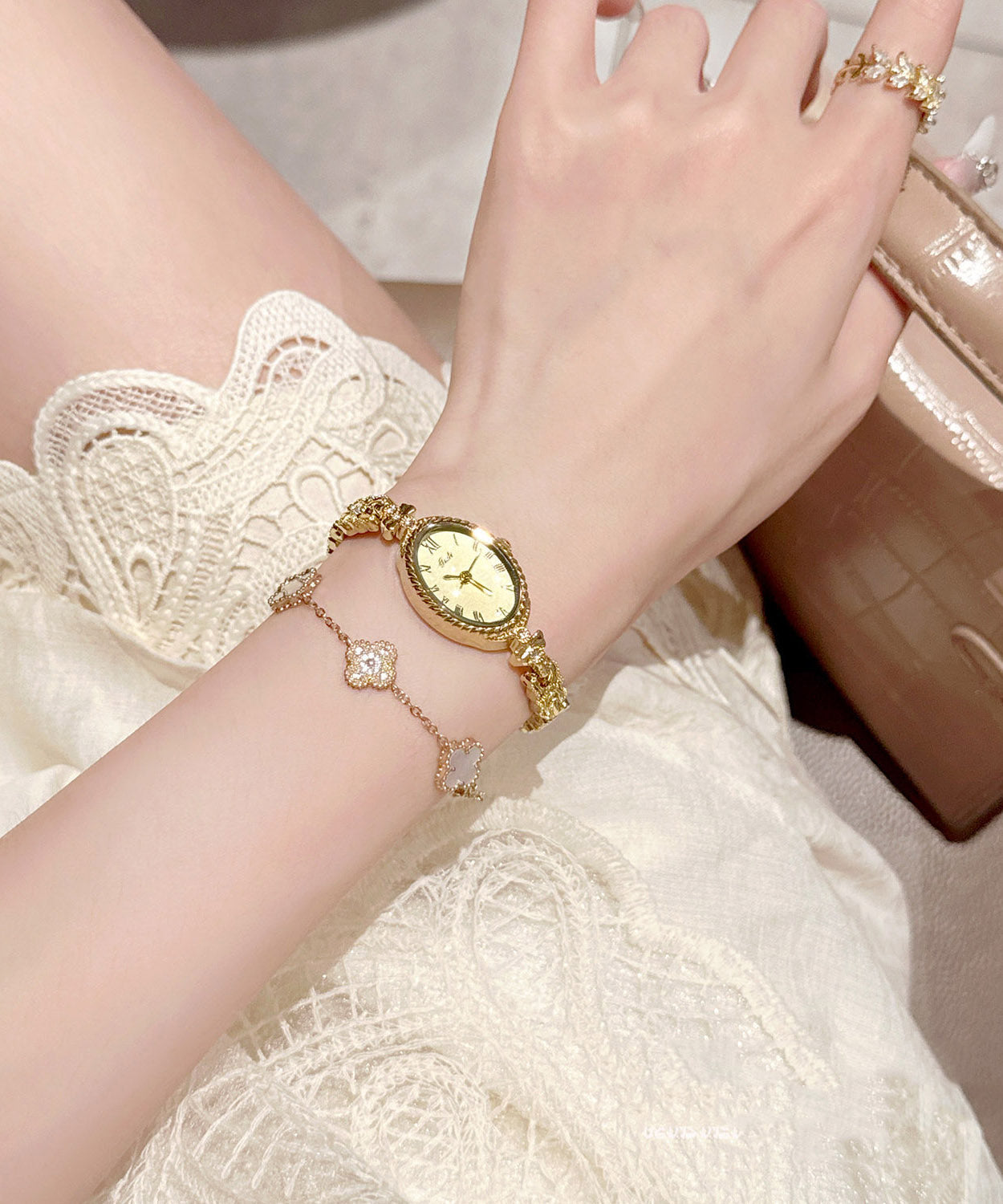 2026 New Silk Alloy Zircon Quartz Movement Watches