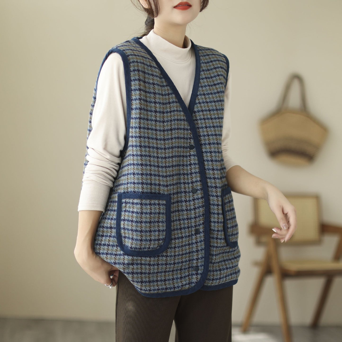 Literary Retro V-Neck Plaid Vest