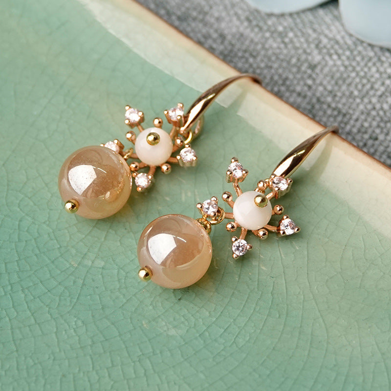 Pearl Vintage Shell Stud Earrings