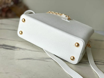 LV Capucines BB White size 27 x 18 x 9 cm