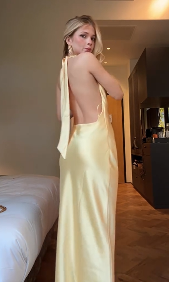 Sleeveless Halter Solid Color Chiffon Dress