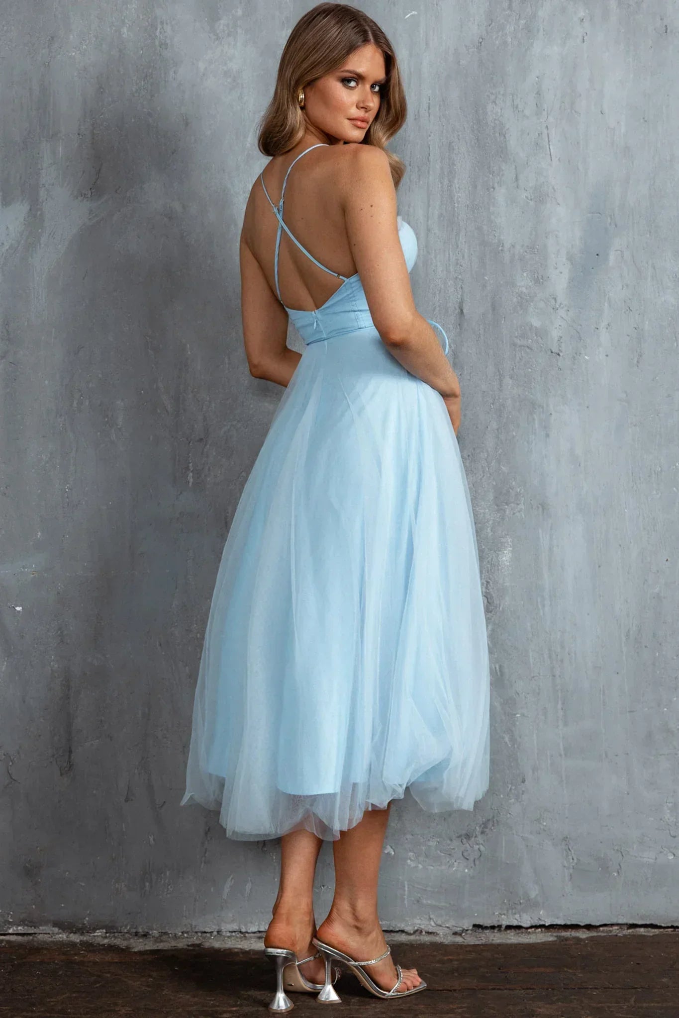 Smitten Sweetheart Neckline Chiffon Midi Dress Blue
