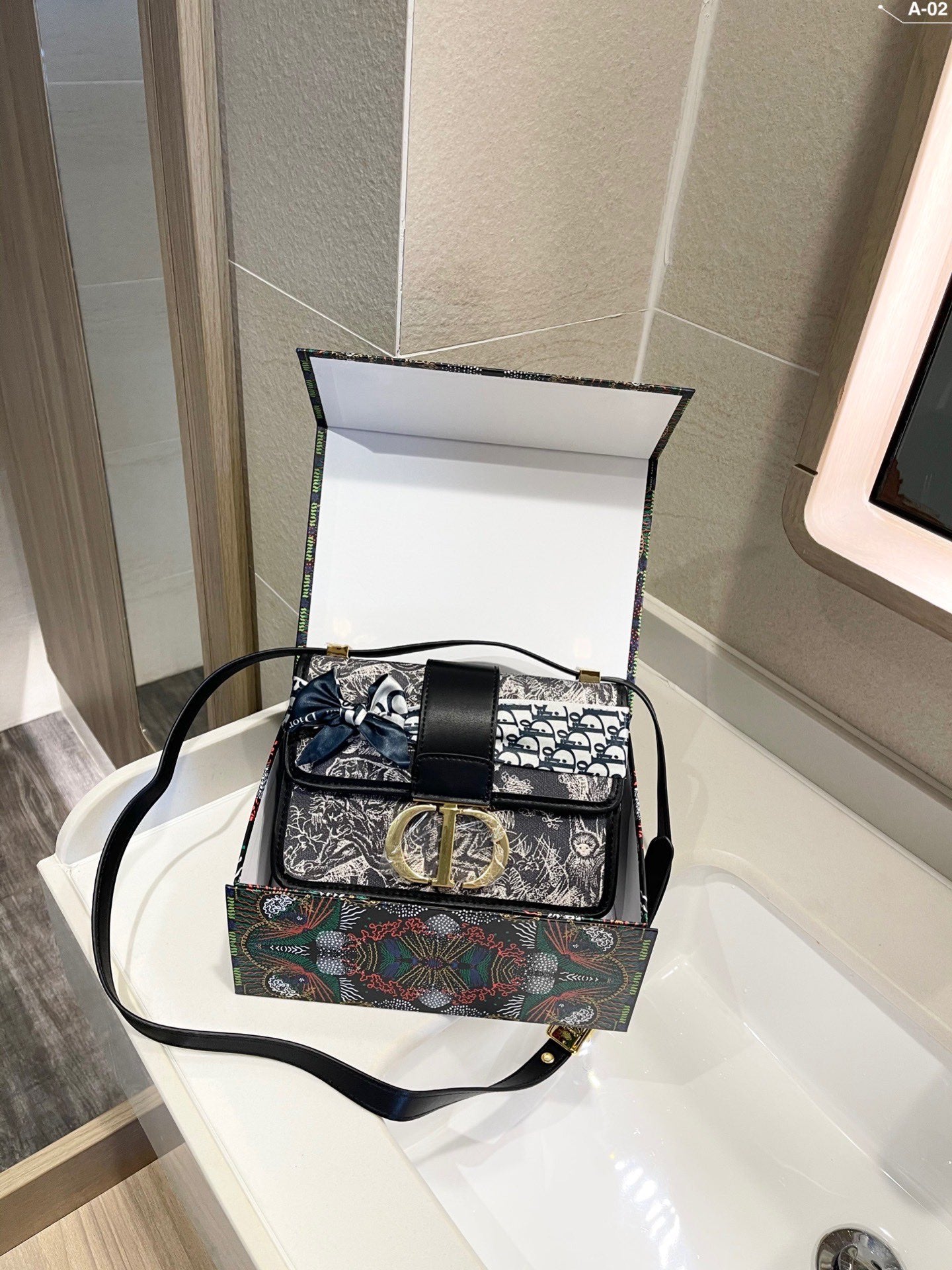 Dior 30 Montaigne Chain Bag