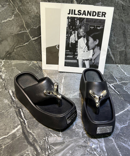 2025 New Fashion Versatile Black Platform Flip Flops