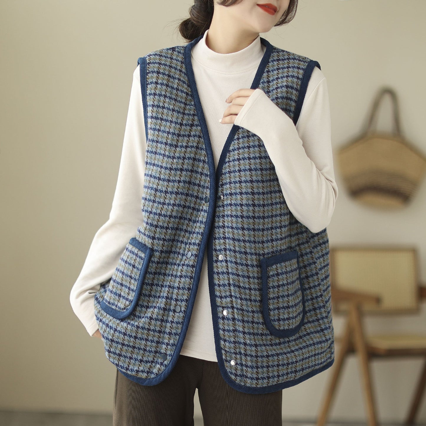 Literary Retro V-Neck Plaid Vest