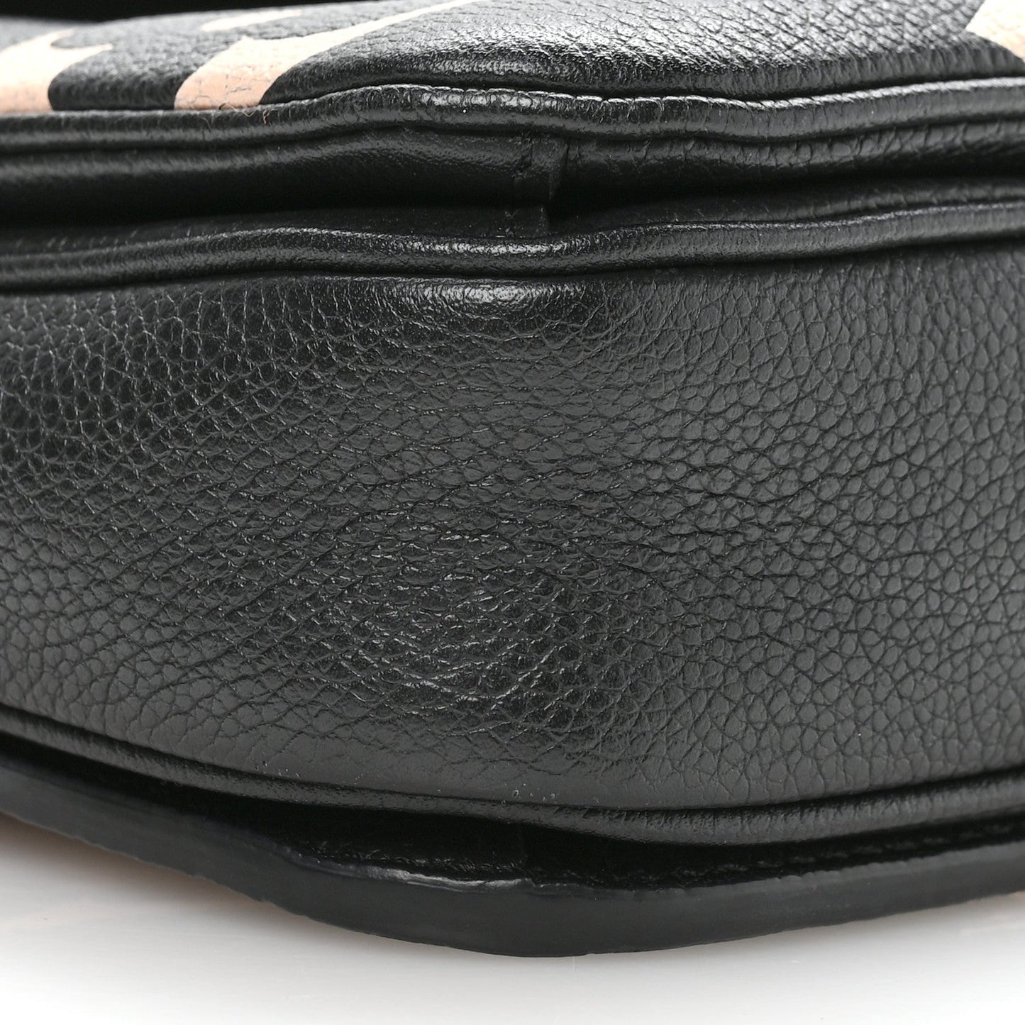 Empreinte Monogram Giant Pochette Metis Black Beige