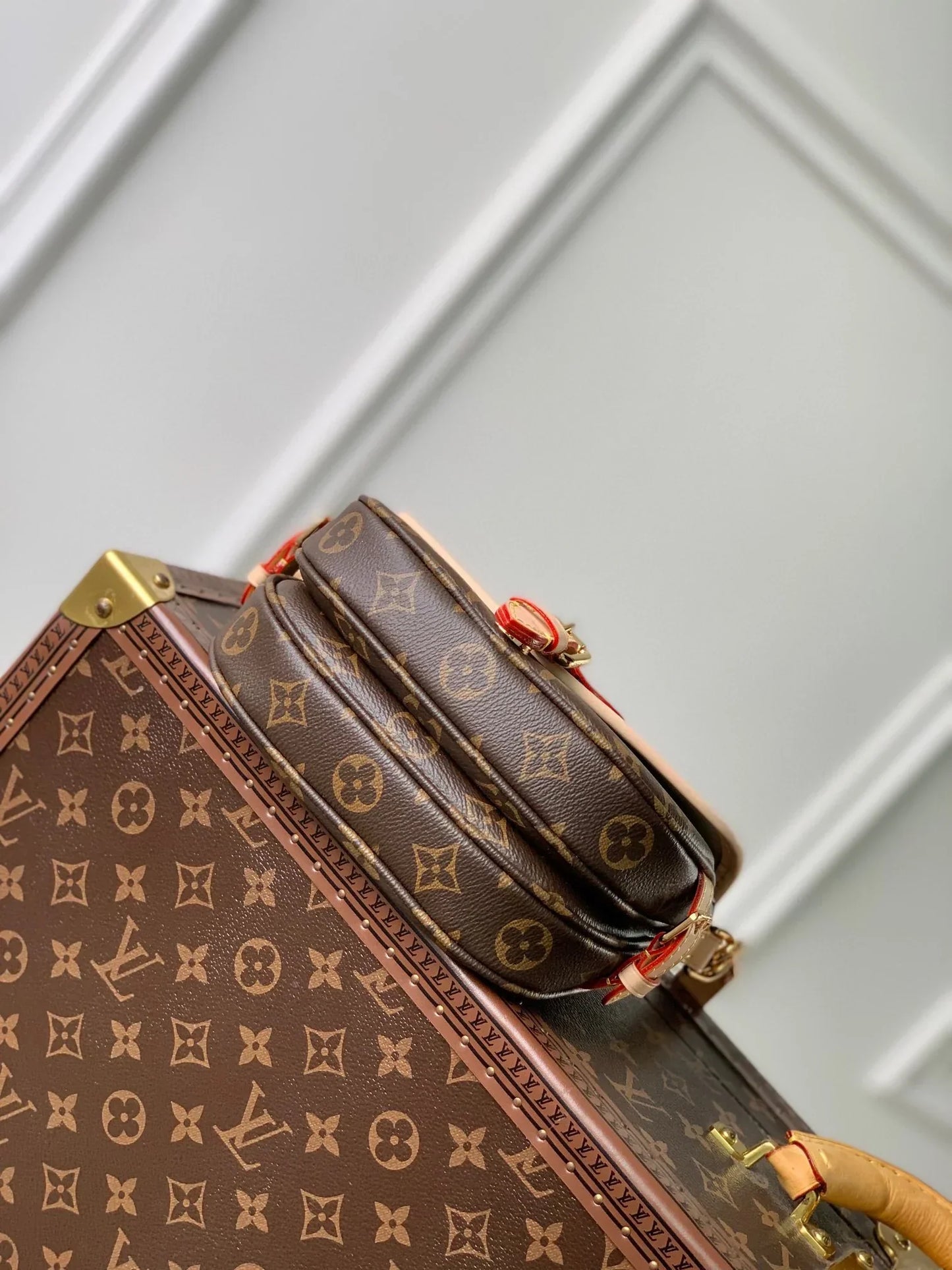 Lo Vu bb series, saddle bag, double shoulder straps