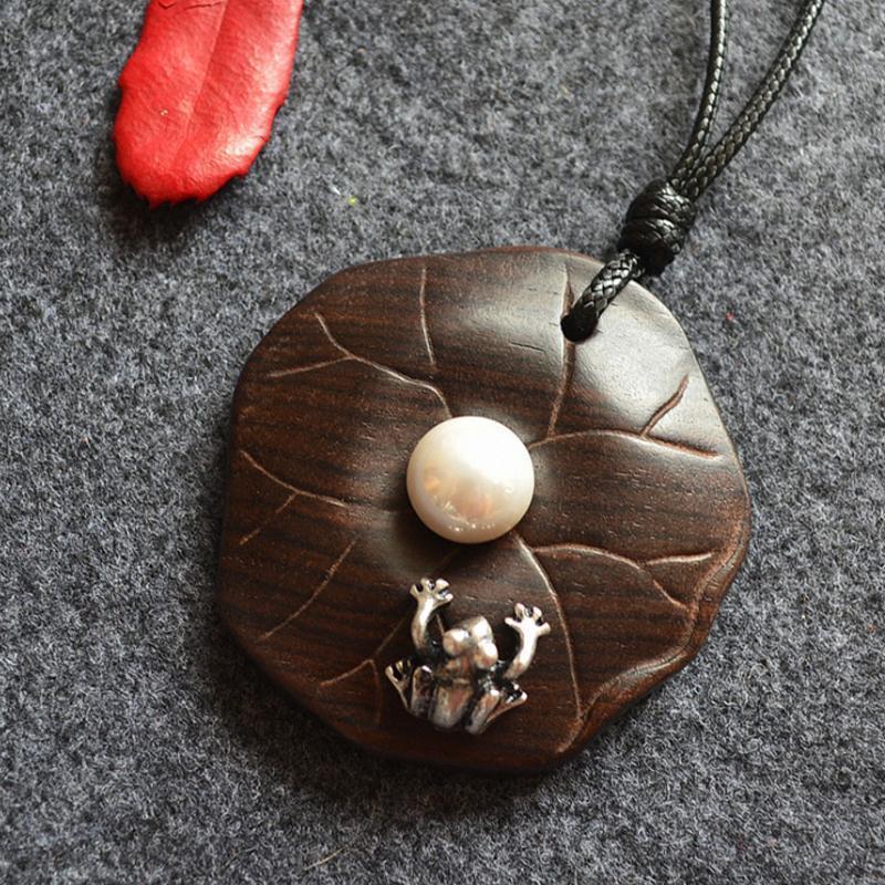 Ebony Wax Rope Women Frog Necklace