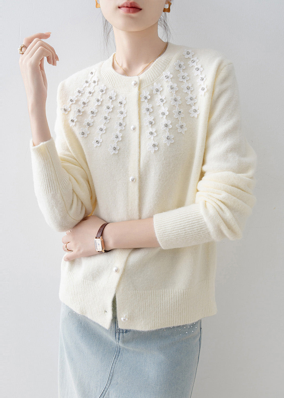 Simple White Oversized Floral Knit Cozy Cardigan Winter