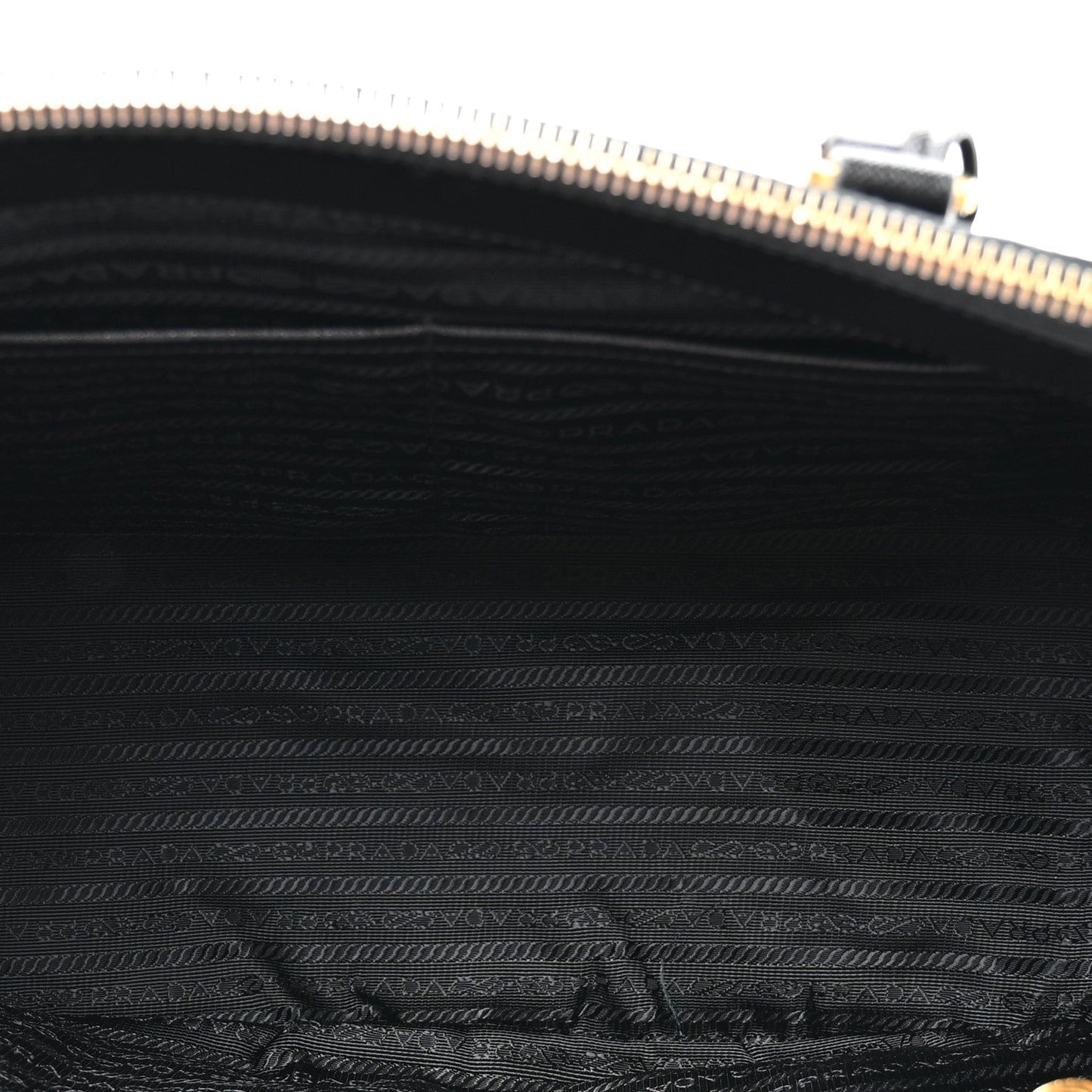 Saffiano Medium Galleria Double Zip Tote Black