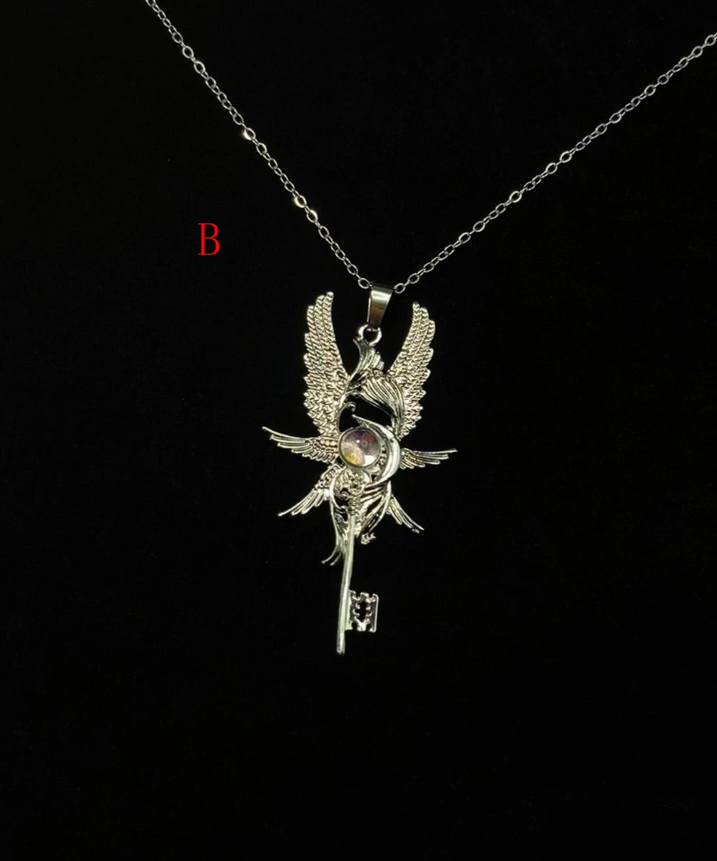 Light Luxury Design Metal Pendant Necklace