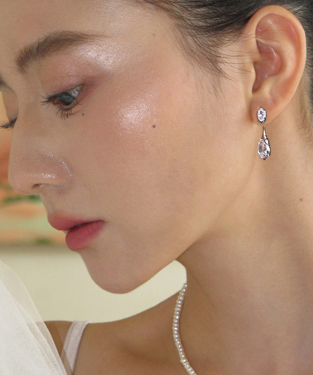 Beautiful Silvery Teardrop Shape Sparkling Zircon Drop Earrings