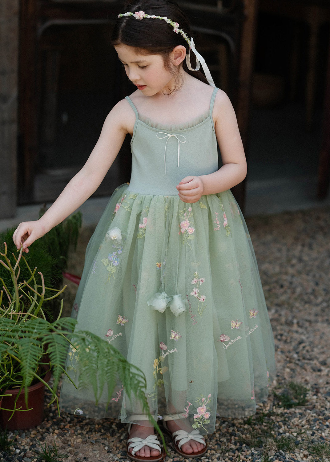 Elegant Green Embroideried Patchwork Tulle Kids Long Spaghetti Strap Dress Sleeveless
