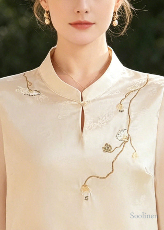 Fine White Embroidered Jacquard Silk Oriental Tops Half Sleeve