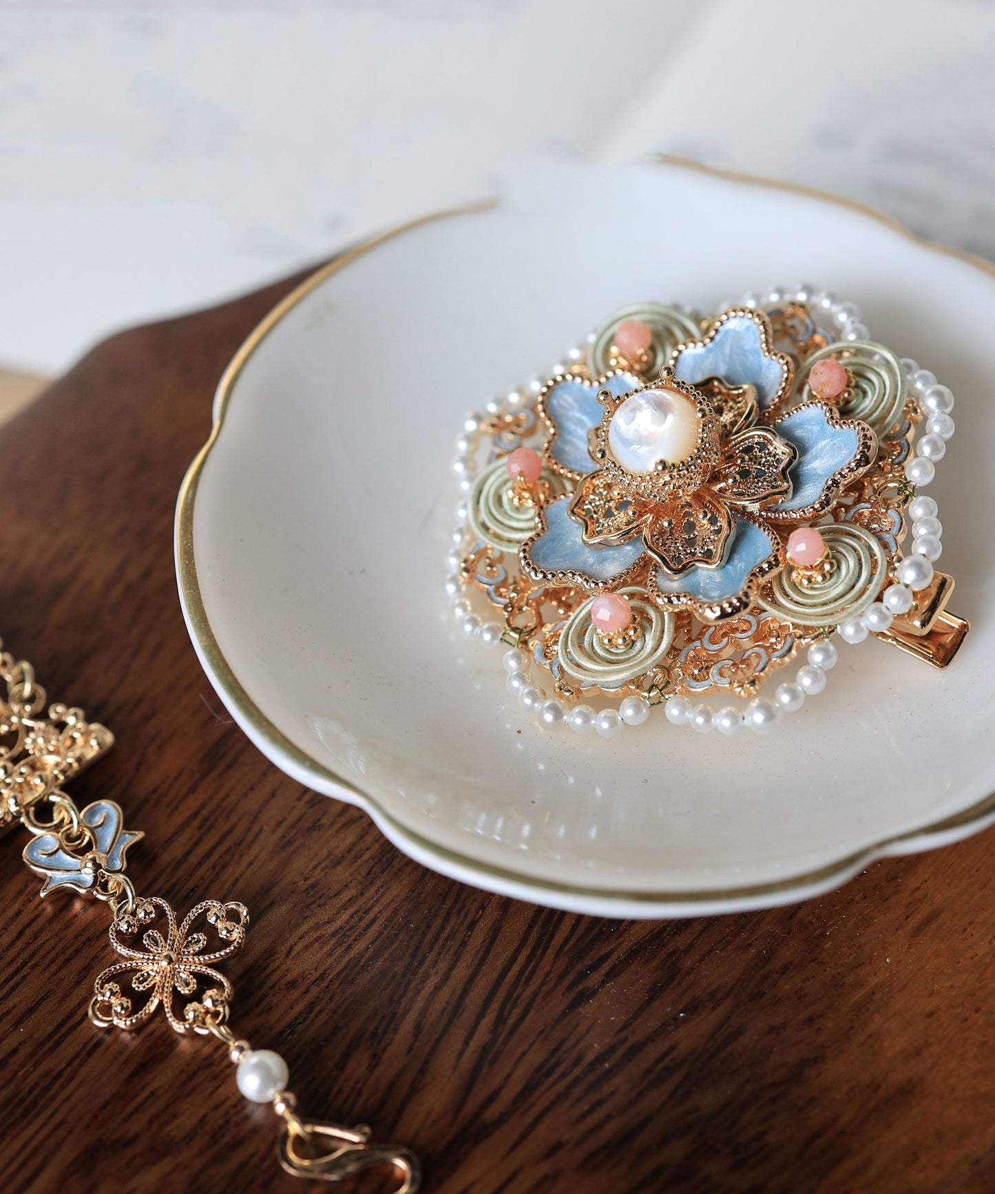 Original Design Blue Copper Overgild Shell Pearl Tassel Hairpin