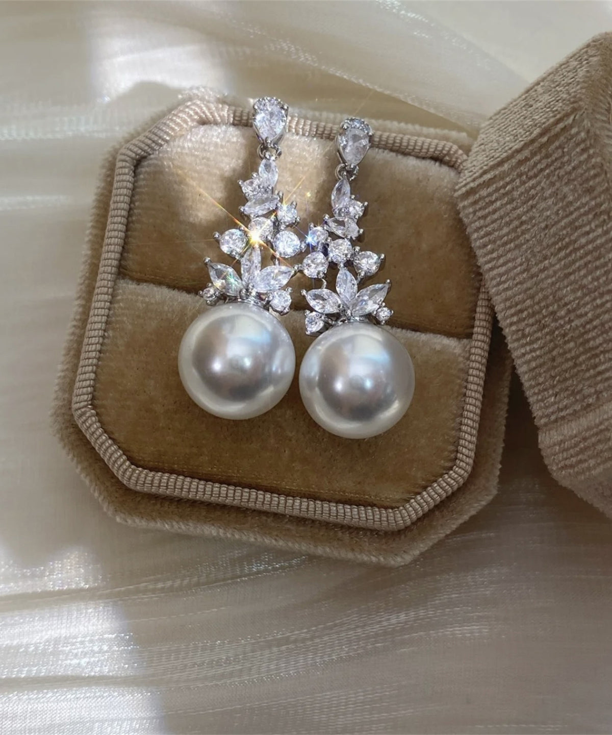 Stylish White Shiny Zircon Pearl Drop Earrings