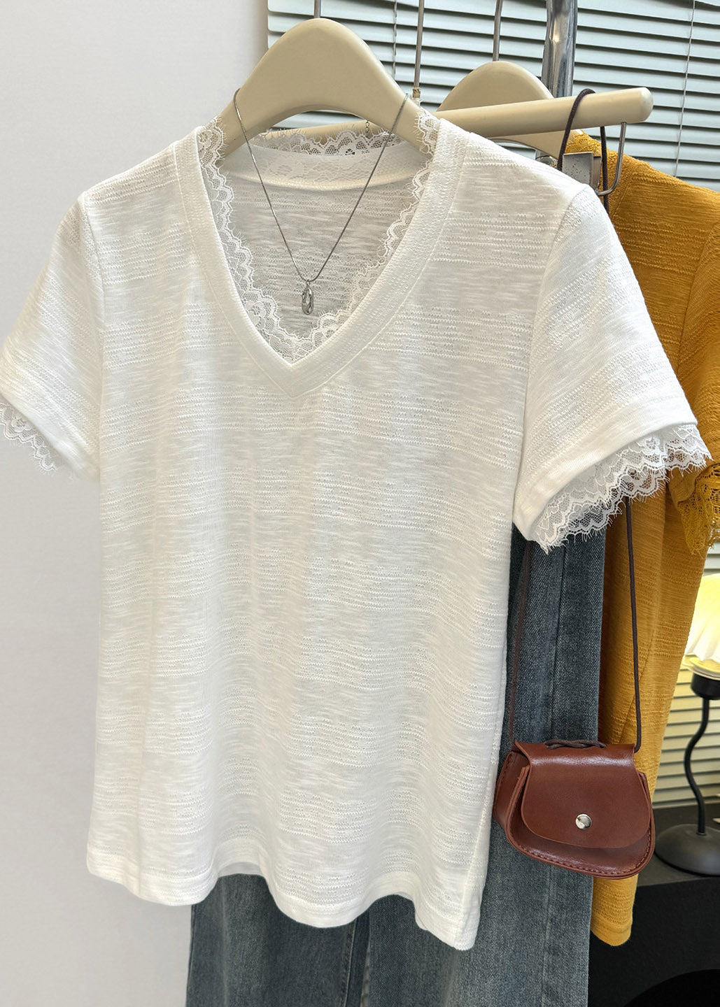White V Neck Solid Top Short Sleeve