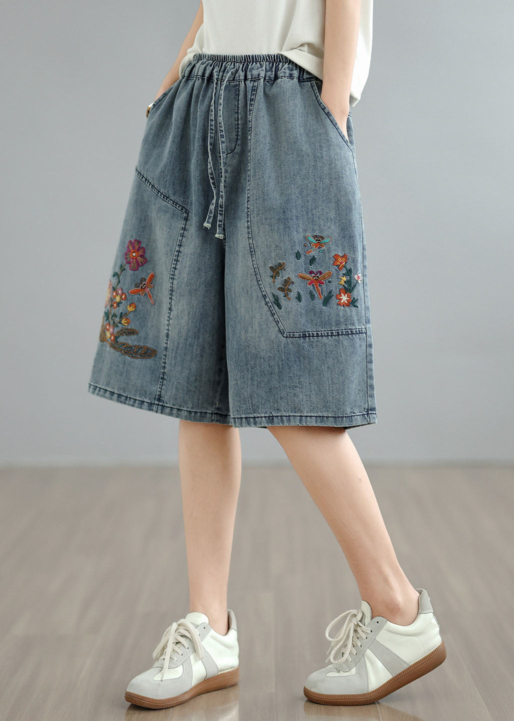 Women Blue Embroidered Pockets Denim Shorts Summer