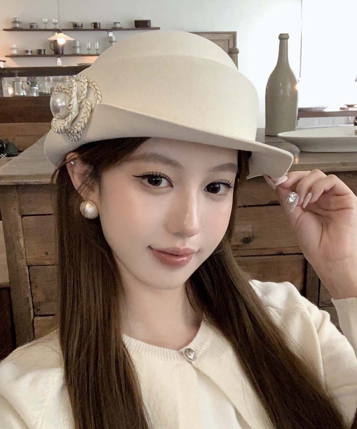 Classy Black Pearl Floral Woolen Cloche Hat