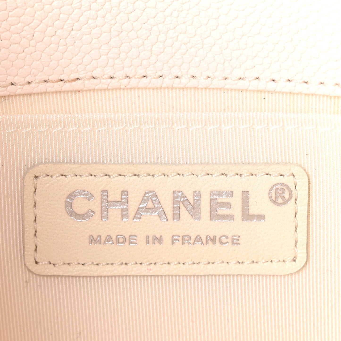 Caviar Quilted Medium Boy Flap Ivory