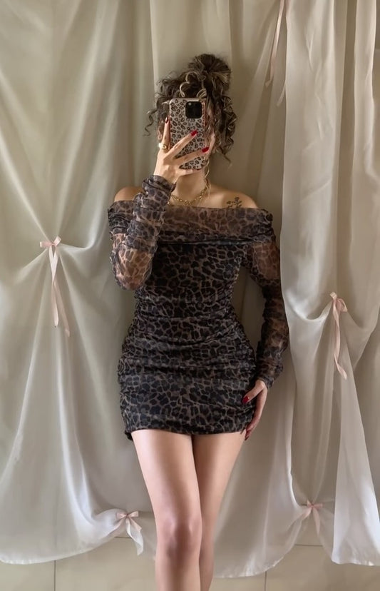 Sexy off-the-Shoulder off-the-Shoulder Leopard Print Mini Skirt