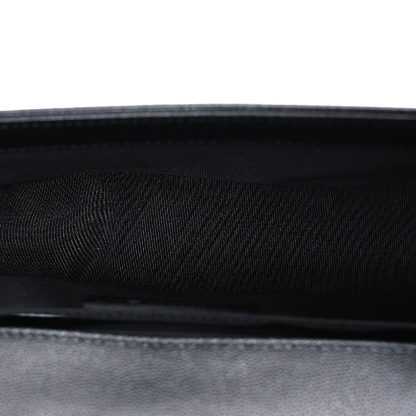 Caviar Quilted Medium Boy Flap Black
