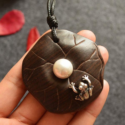 Ebony Wax Rope Women Frog Necklace