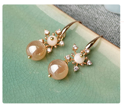 Pearl Vintage Shell Stud Earrings