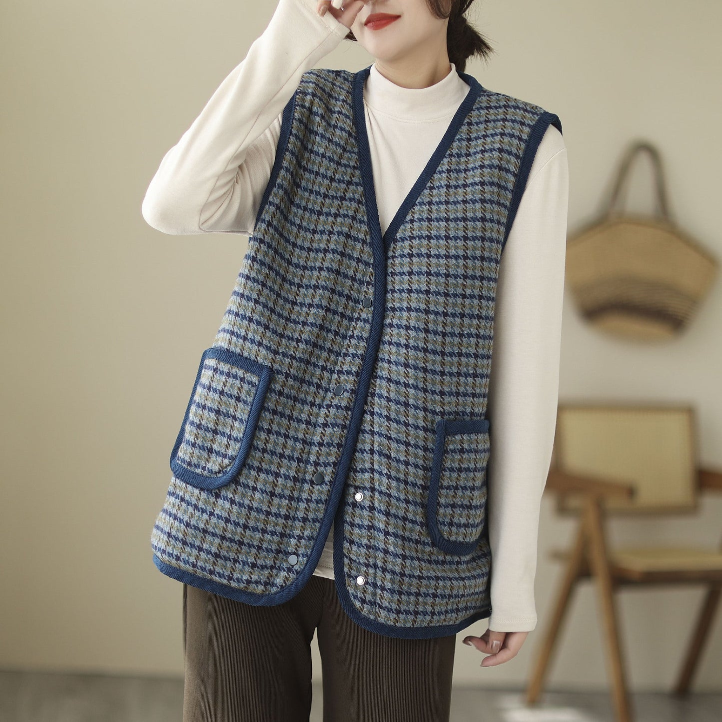 Literary Retro V-Neck Plaid Vest