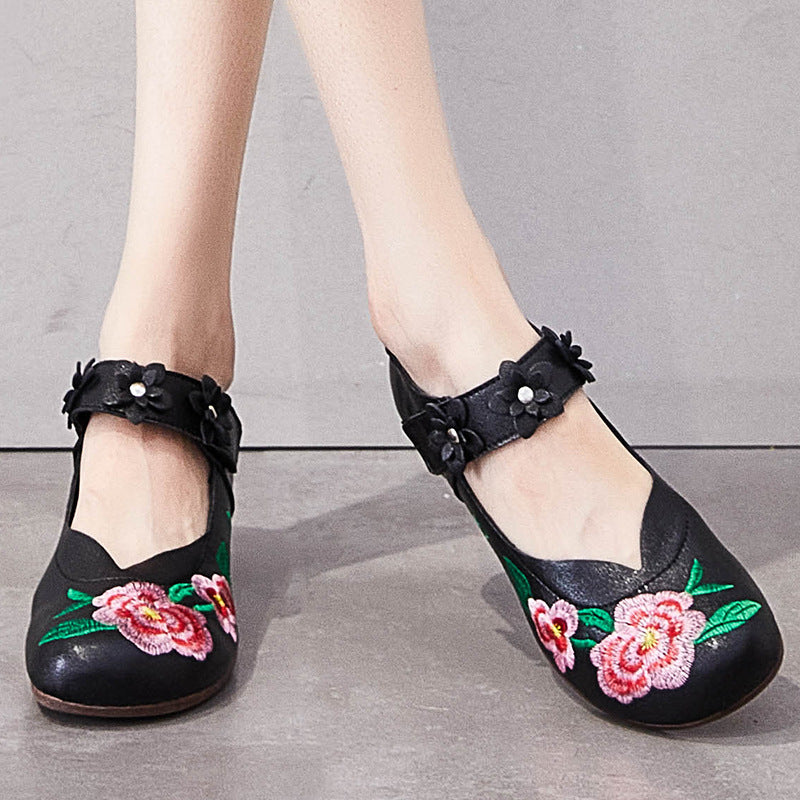 Women Vintage Floral Embroidery Leather Casual Shoes