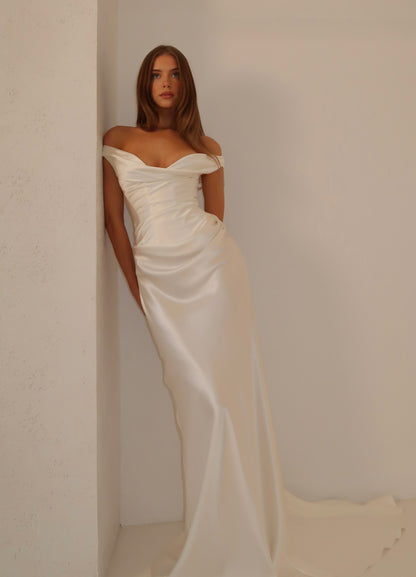 Sexy Sleeveless Solid Color Slim Mop Evening Dress