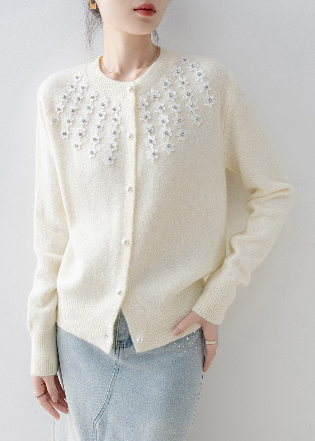 Simple White Oversized Floral Knit Cozy Cardigan Winter
