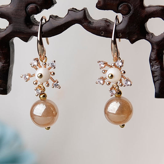 Pearl Vintage Shell Stud Earrings