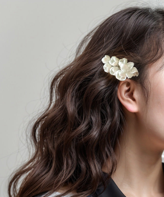 Classy White Alloy Crystal Floral Hairpin