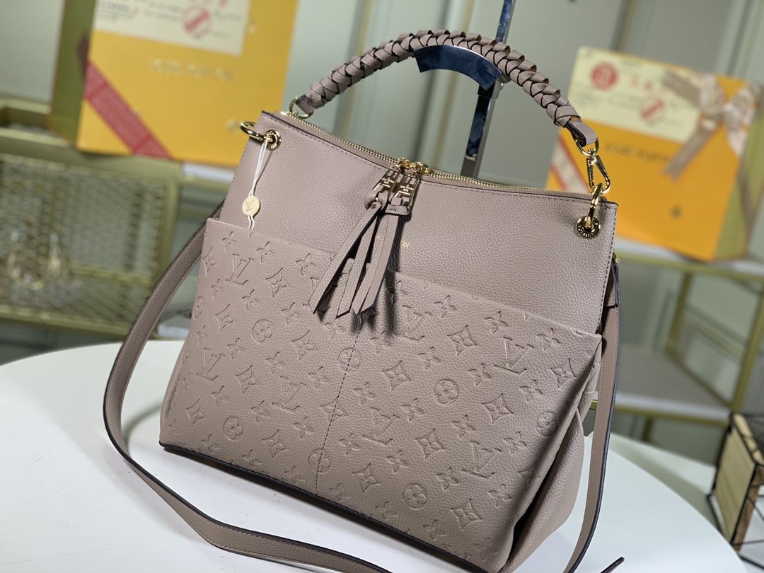 Louis Vuitton Maida Hobo