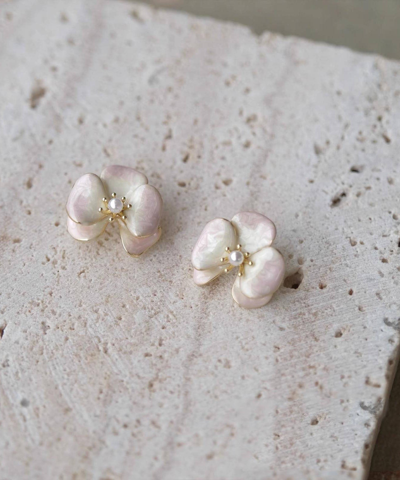Gradient Color Pink Copper Overgild Pearl Floral Stud Earrings