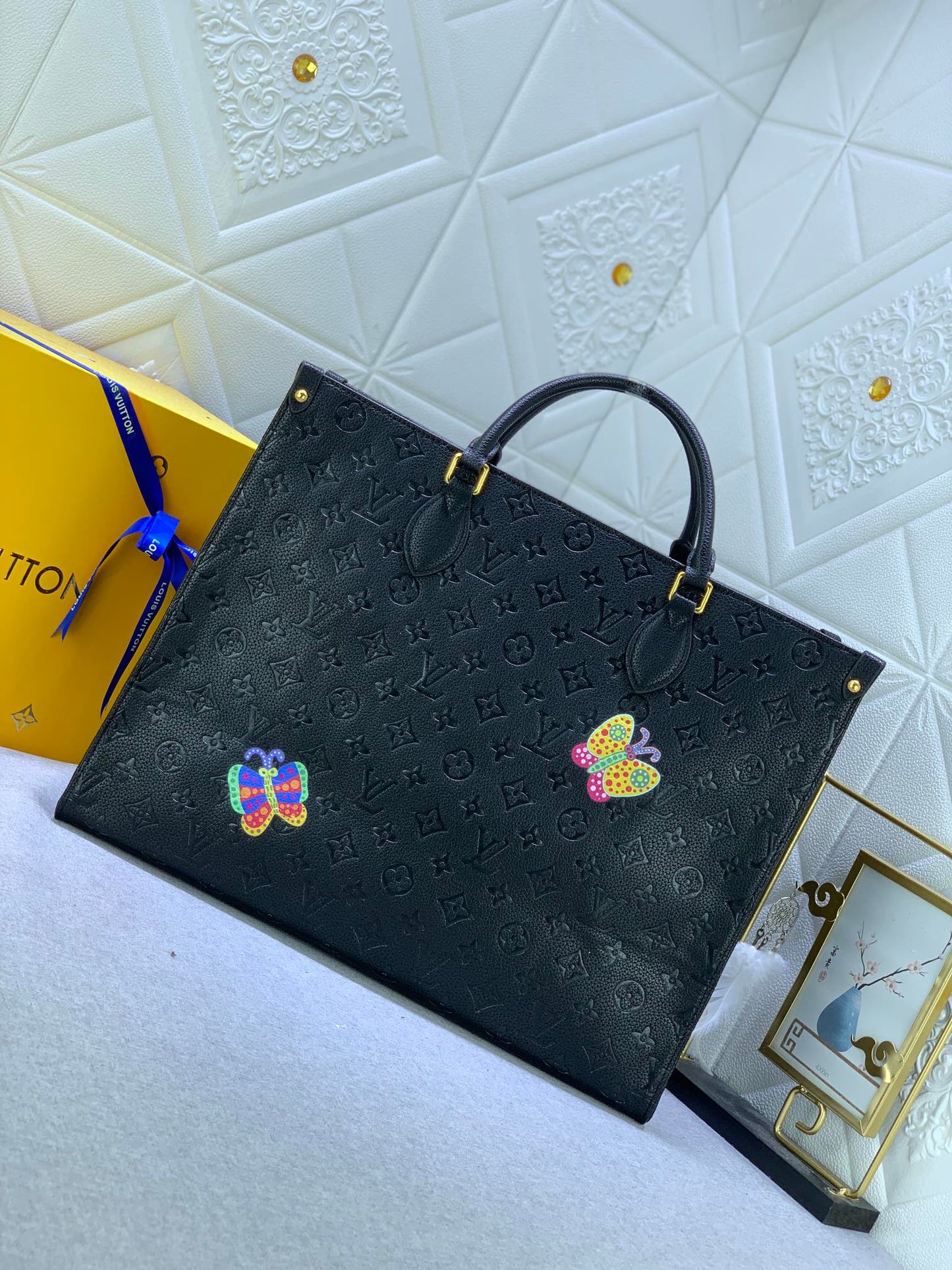 EN – Luxury Bags LUV 769