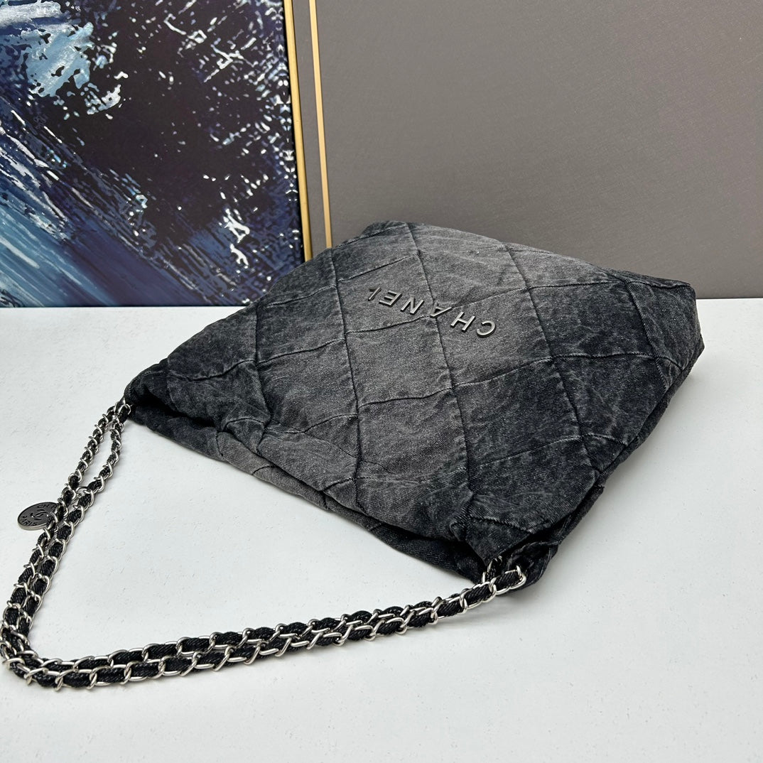 Chanel Tote Bag