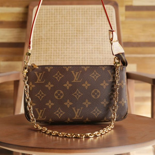 L V Pochette Accessoires M82766